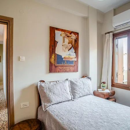 Apartament In Heart Of Old Town W. Venetian Port Views Chania (Crete)