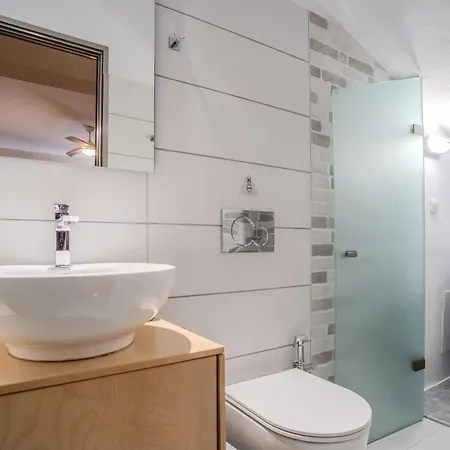In Heart Of Old Town W. Venetian Port Views Apartment *